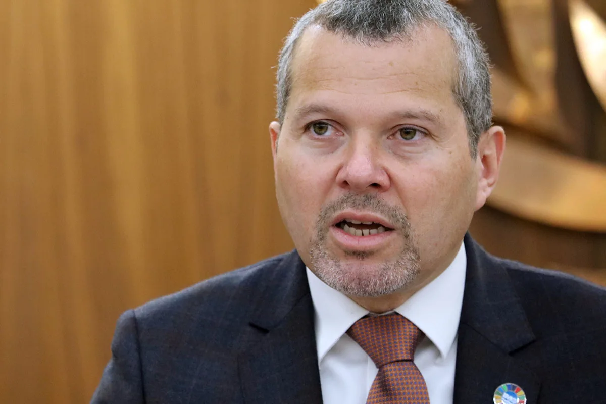 Arsenio Dominguez: Απαράδεκτοι οι θάνατοι ναυτικών στα Στενά του Ορμούζ