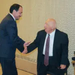 Ο Πρόεδρος της Κυπριακής Δημοκρατίας Νίκος Χριστοδουλίδης χαιρετά τον Δαμιανό Κωνσταντίνου στην τελετή βράβευσης