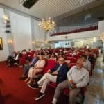 Σύνεδροι στο ναυτιλιακό συνέδριο της Αδελφότητος Υδραίων Αθηνών στην Ύδρα