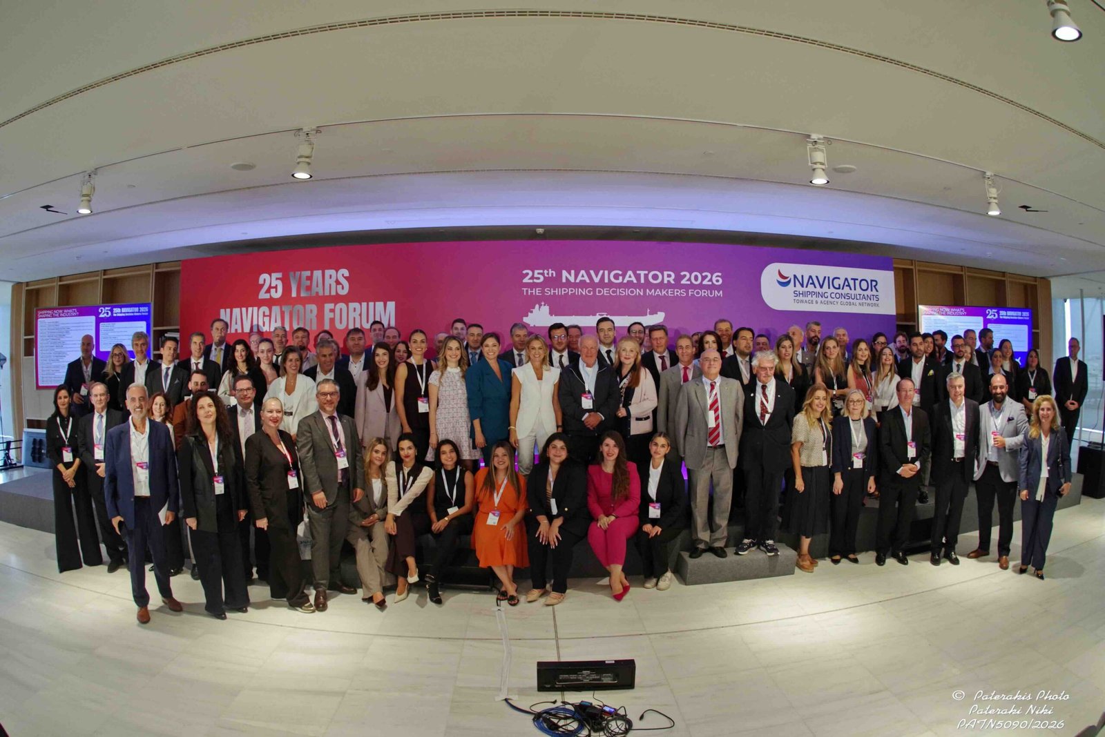 Ομαδική φωτογραφία συμμετεχόντων στο 25ο NAVIGATOR Forum 2026